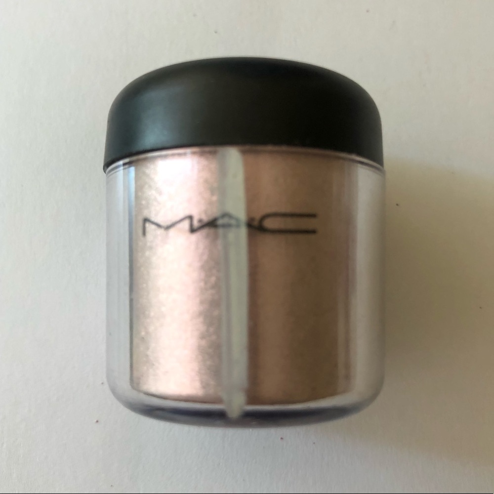Authentic MAC Pigment Helium